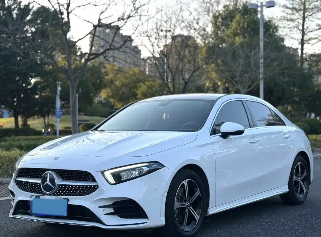 2022 Mercedes-Benz A Class 1.3T 163HP L4 7DCT
