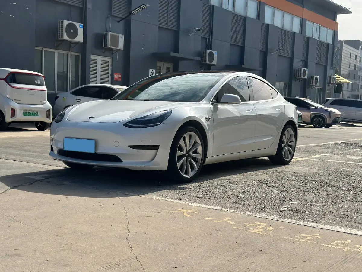 2020 Tesla Model 3 BEV 52KWH
