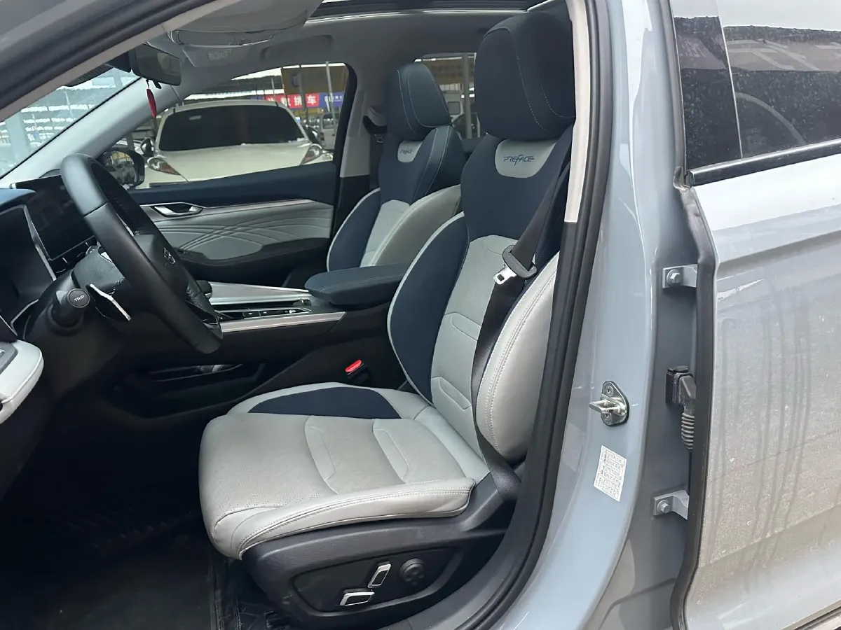 2021 Geely Preface 2.0T 190HP L4 7DCT,autocango,china used car exporter,china ev exporter,chinese used car exporter,chinese used ev exporter