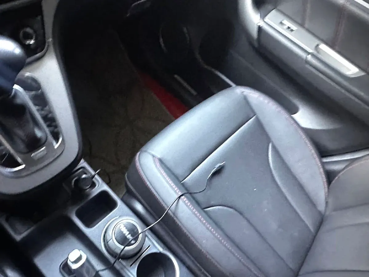 2017 Haval M6 1.5T 150HP L4 6AT,autocango,china used car exporter,china ev exporter,chinese used car exporter,chinese used ev exporter