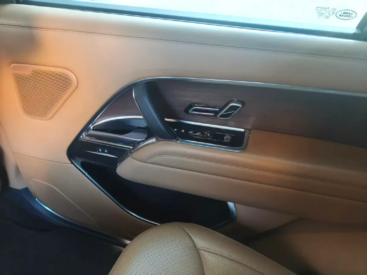 2023 Land Rover Range Rover 3.0T 400HP L6 8AT,autocango,china used car exporter,china ev exporter,chinese used car exporter,chinese used ev exporter