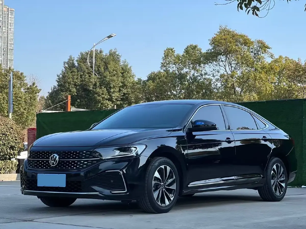 2024 Volkswagen Passat 1.4T 150HP L4 7DCT