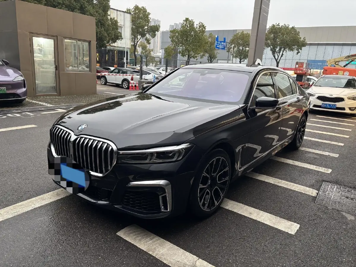 2021 BMW 7 Series 2.0T 265HP L4 8AT