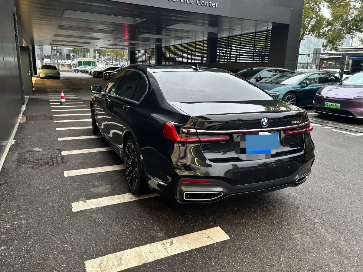 2021 BMW 7 Series 2.0T 265HP L4 8AT,autocango,china used car exporter,china ev exporter,chinese used car exporter,chinese used ev exporter