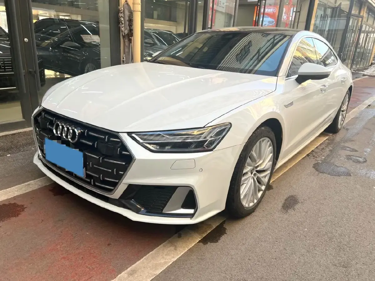 2022 Audi A7L 2.0T 245HP L4 7DCT