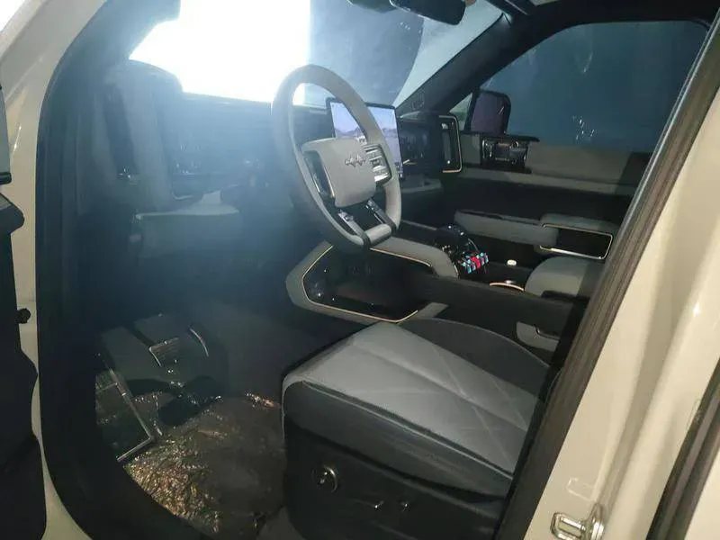 2025 FangChengBao Bao 5 1.5T 194HP L4 E-CVT PHEV 31.8KWH,autocango,china used car exporter,china ev exporter,chinese used car exporter,chinese used ev exporter