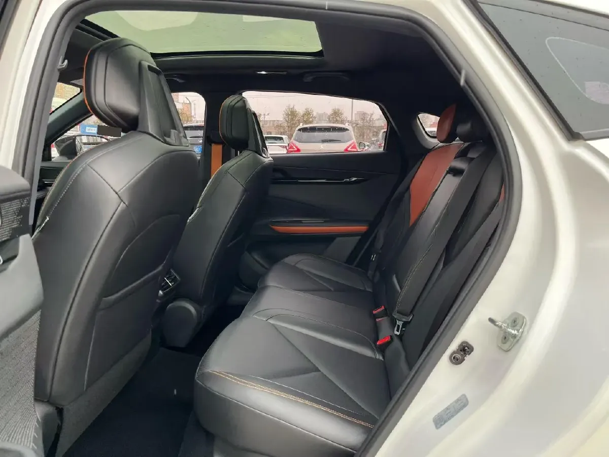 2022 ChangAn UNI-V 1.5T 188HP L4 7DCT,autocango,china used car exporter,china ev exporter,chinese used car exporter,chinese used ev exporter