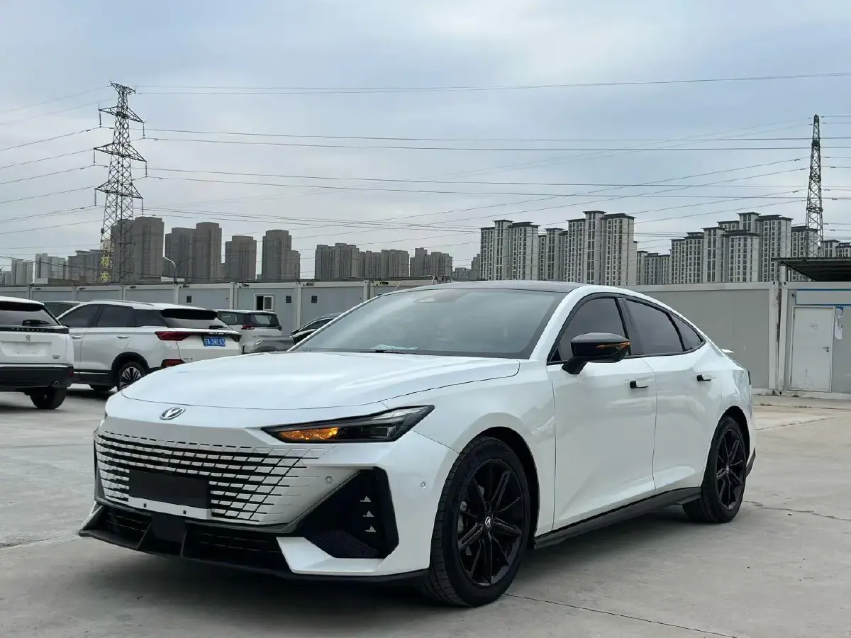 2022 ChangAn UNI-V 1.5T 188HP L4 7DCT