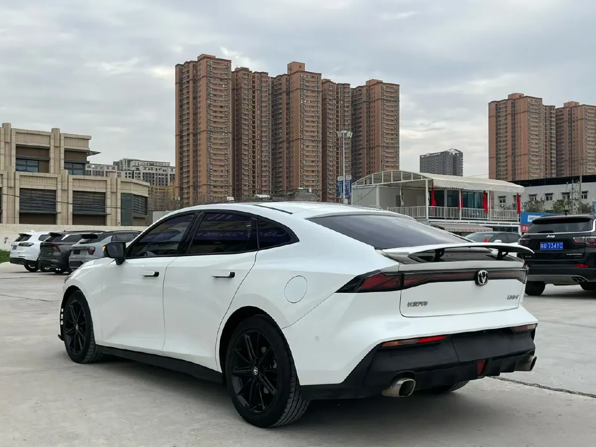 2022 ChangAn UNI-V 1.5T 188HP L4 7DCT,autocango,china used car exporter,china ev exporter,chinese used car exporter,chinese used ev exporter