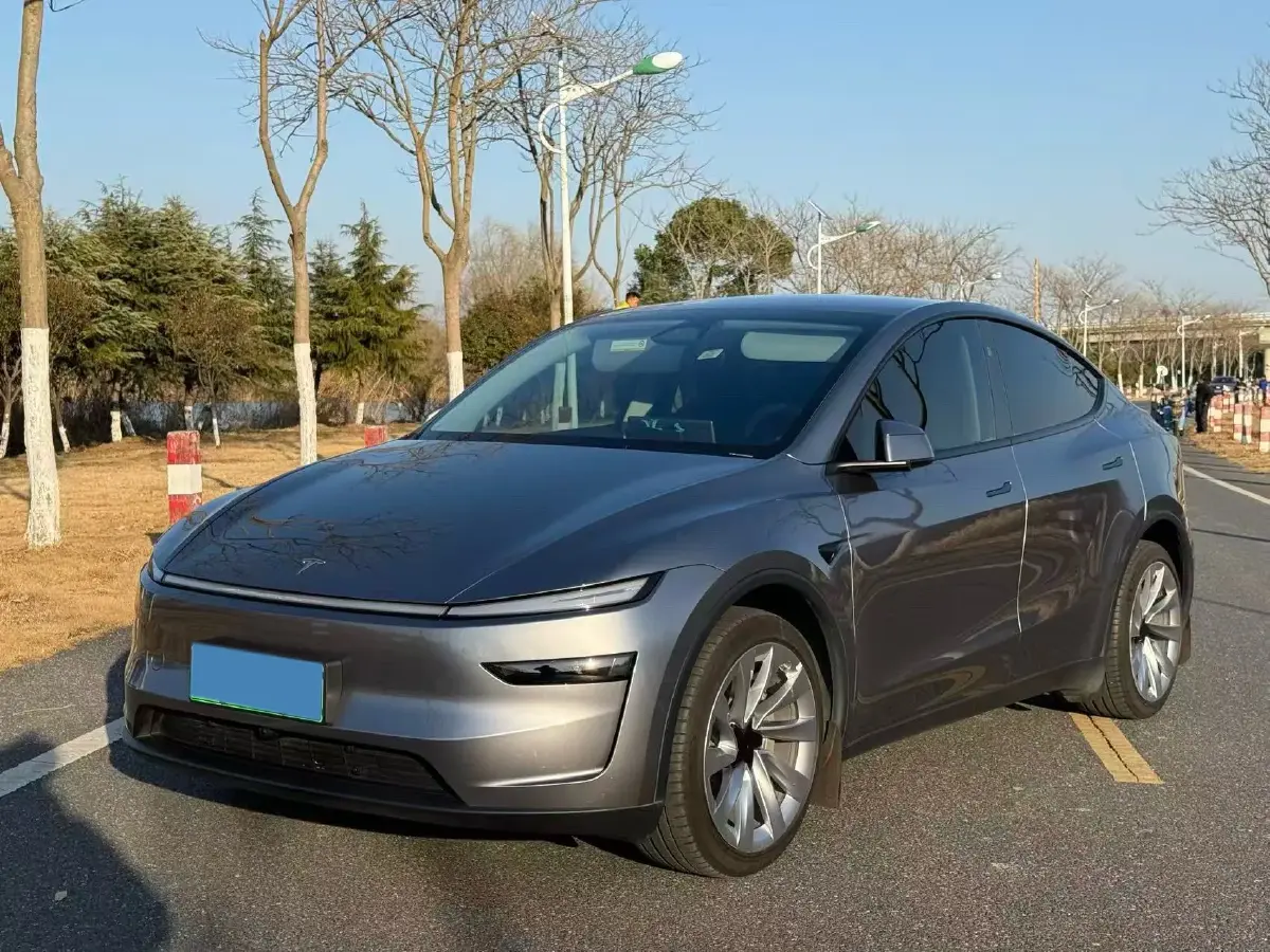 2025 Tesla Model Y BEV 78.4KWH