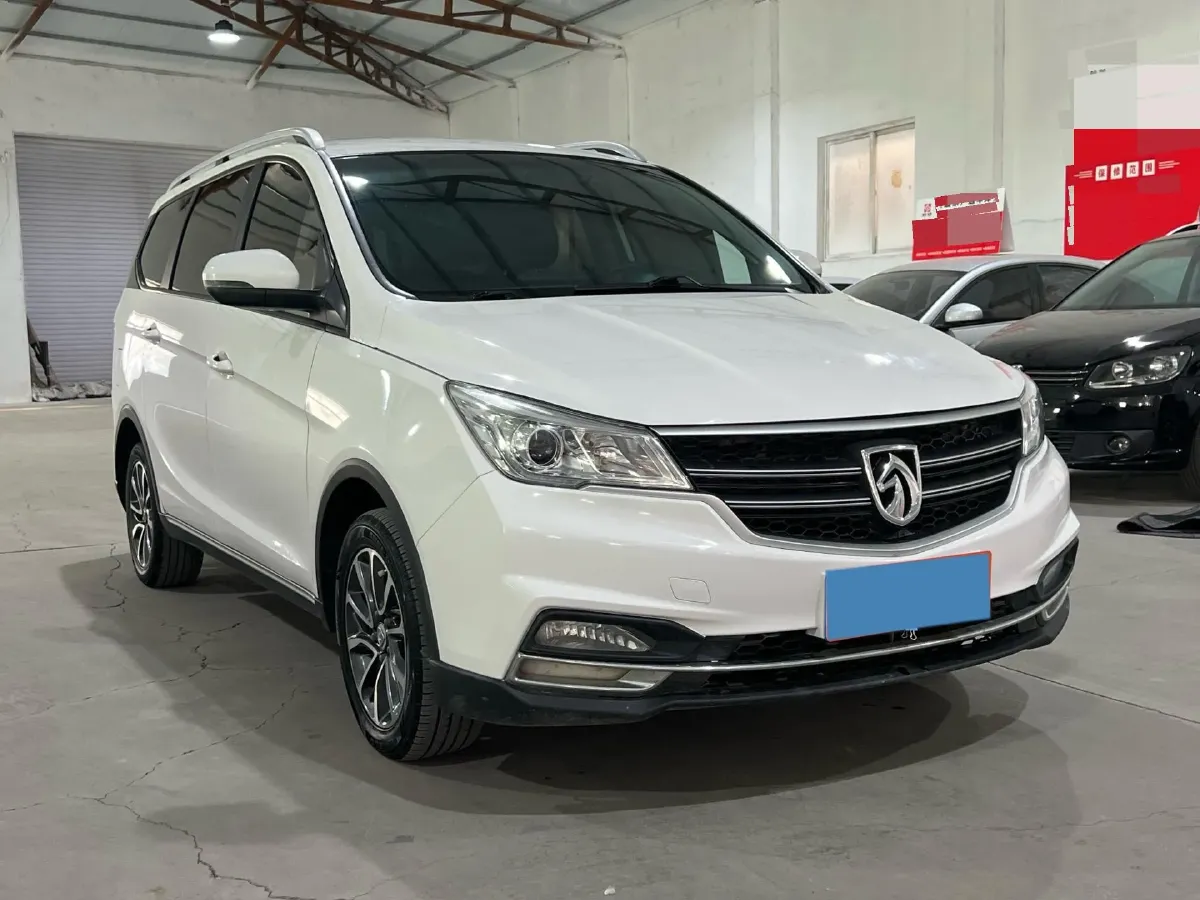 2019 BaoJun 730 1.5L 105HP L4 6MT,autocango,china used car exporter,china ev exporter,chinese used car exporter,chinese used ev exporter