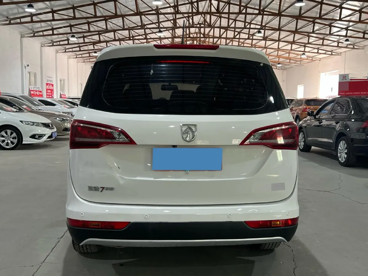 2019 BaoJun 730 1.5L 105HP L4 6MT,autocango,china used car exporter,china ev exporter,chinese used car exporter,chinese used ev exporter