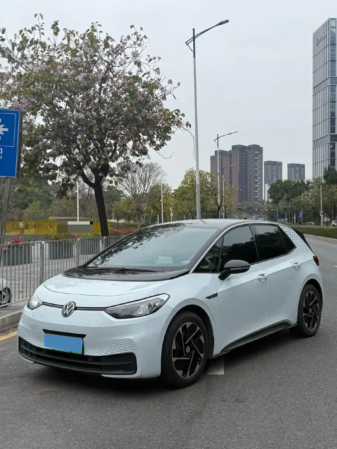 2023 Volkswagen ID.3 BEV 52.8KWH