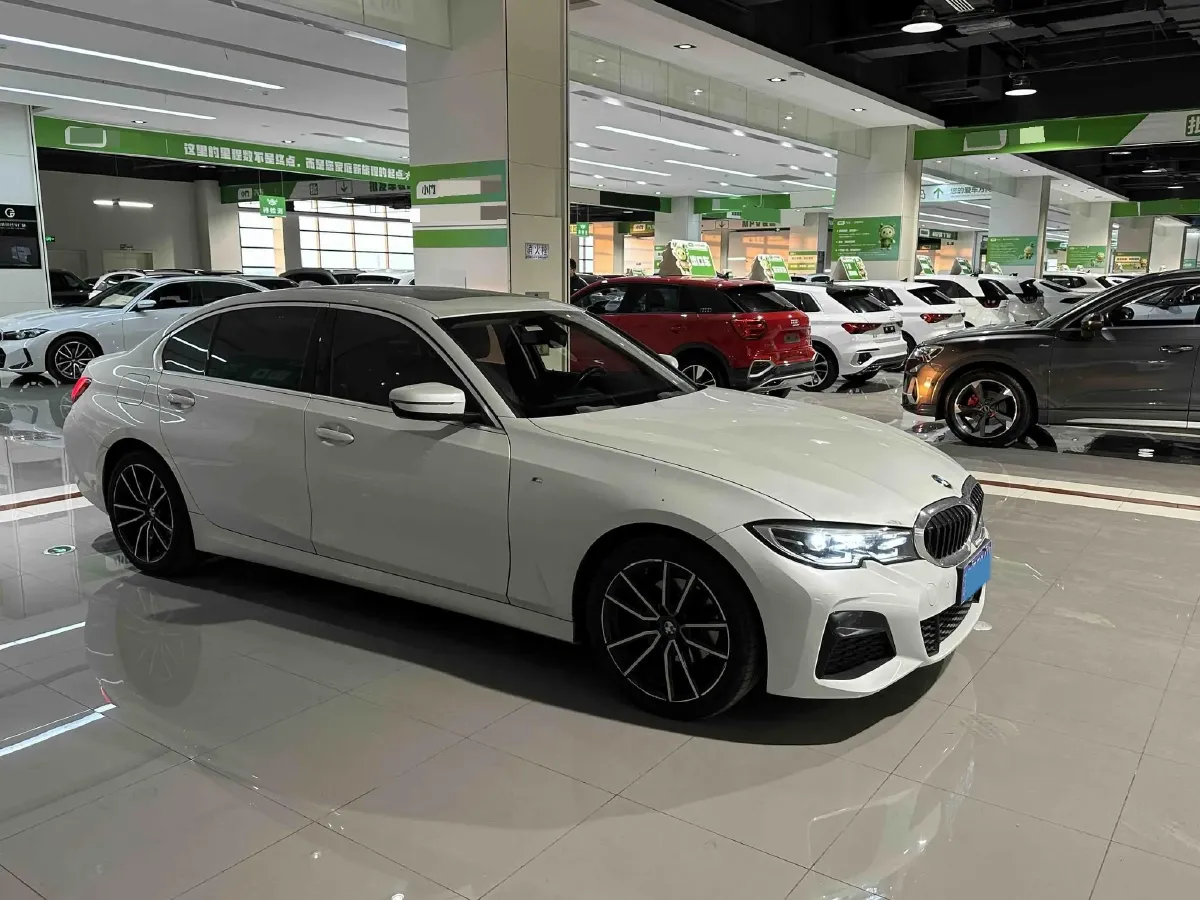 2022 BMW 3 Series 2.0T 156HP L4 8AT,autocango,china used car exporter,china ev exporter,chinese used car exporter,chinese used ev exporter