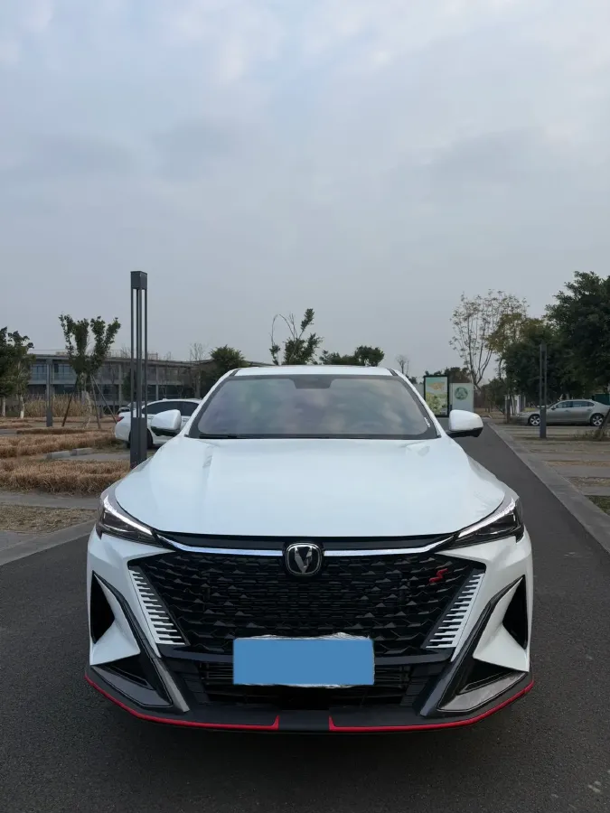 2025 ChangAn X5 PLUS 1.5T 188HP L4 7DCT,autocango,china used car exporter,china ev exporter,chinese used car exporter,chinese used ev exporter