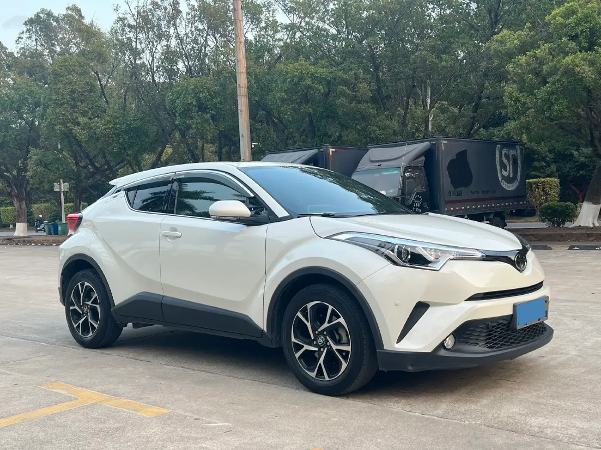 2020 Toyota C-HR 2.0L 171HP L4 CVT,autocango,china used car exporter,china ev exporter,chinese used car exporter,chinese used ev exporter
