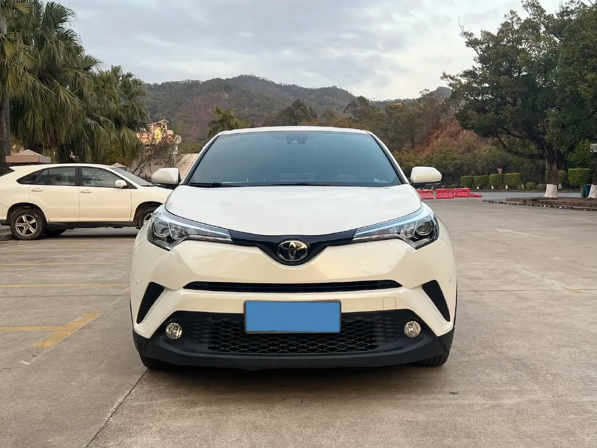 2020 Toyota C-HR 2.0L 171HP L4 CVT,autocango,china used car exporter,china ev exporter,chinese used car exporter,chinese used ev exporter
