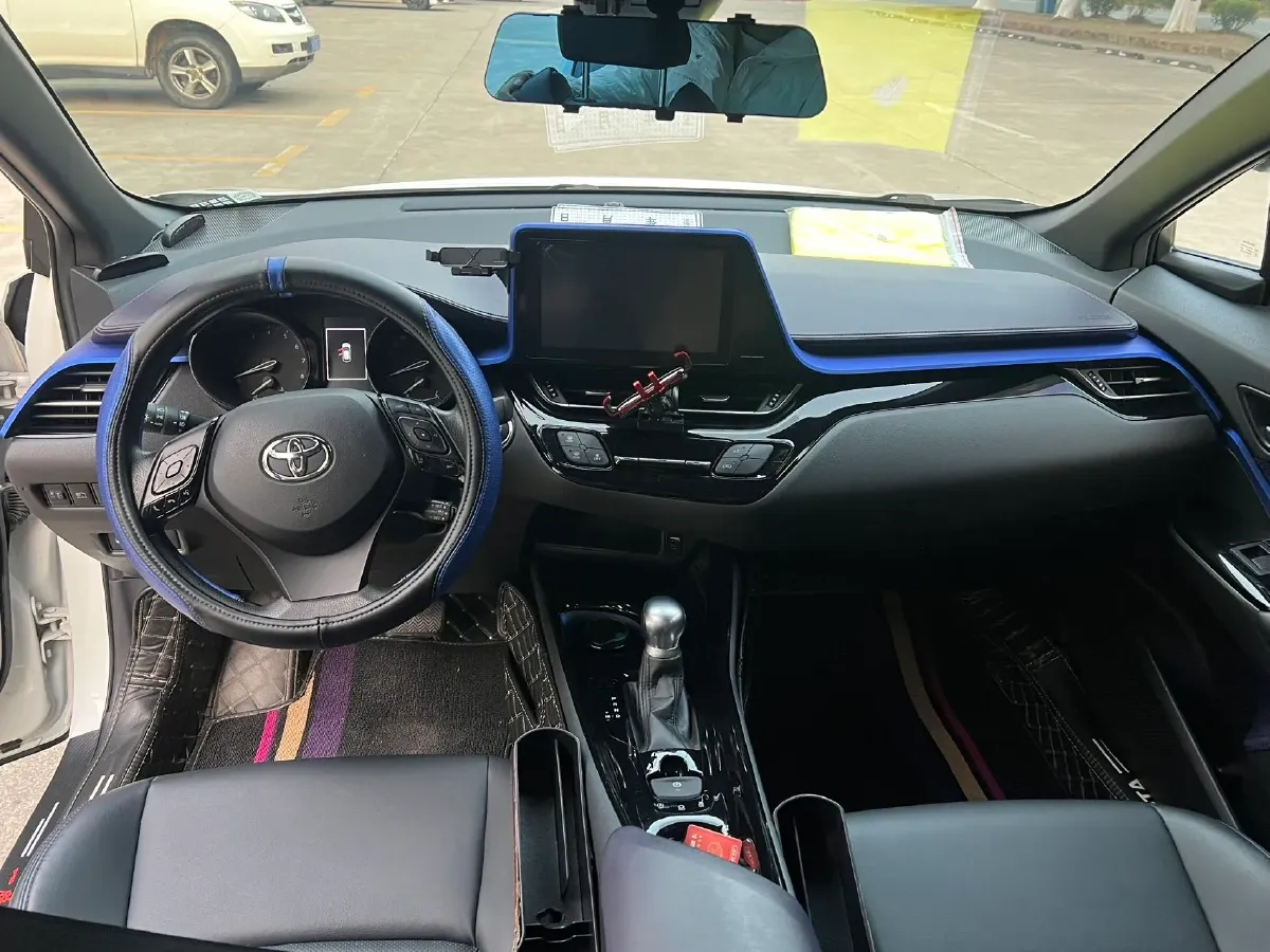 2020 Toyota C-HR 2.0L 171HP L4 CVT,autocango,china used car exporter,china ev exporter,chinese used car exporter,chinese used ev exporter