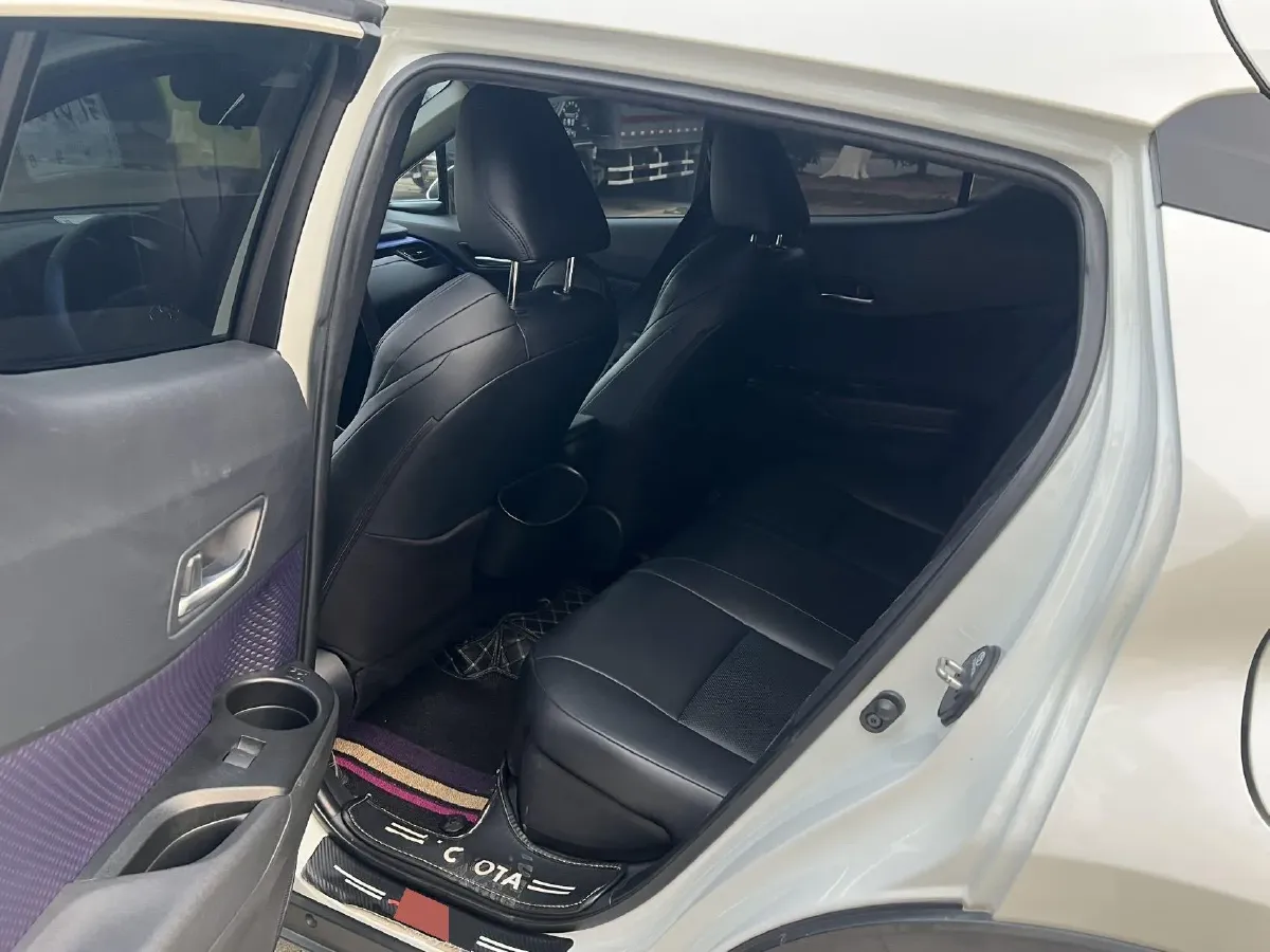 2020 Toyota C-HR 2.0L 171HP L4 CVT,autocango,china used car exporter,china ev exporter,chinese used car exporter,chinese used ev exporter