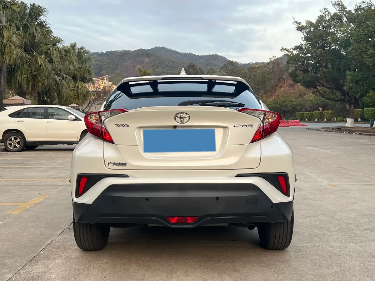 2020 Toyota C-HR 2.0L 171HP L4 CVT,autocango,china used car exporter,china ev exporter,chinese used car exporter,chinese used ev exporter