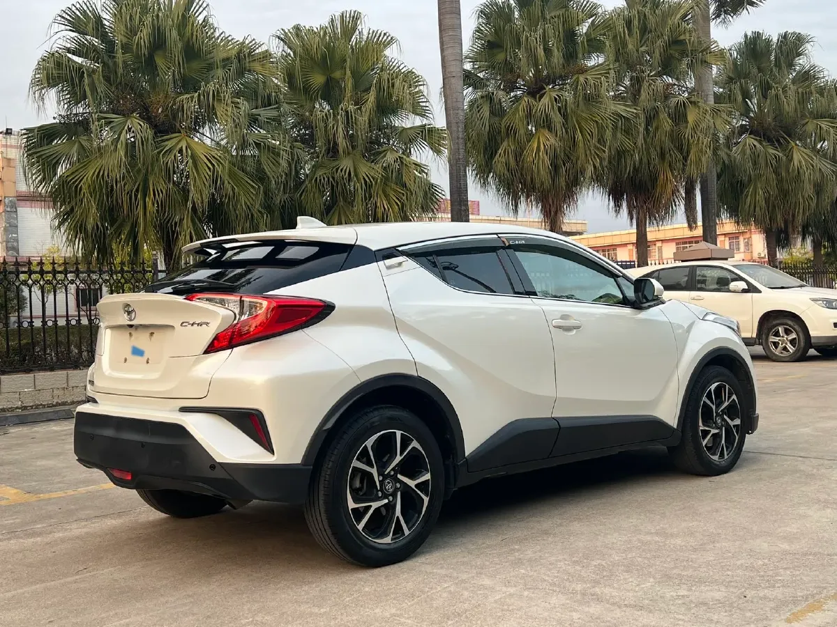 2020 Toyota C-HR 2.0L 171HP L4 CVT,autocango,china used car exporter,china ev exporter,chinese used car exporter,chinese used ev exporter