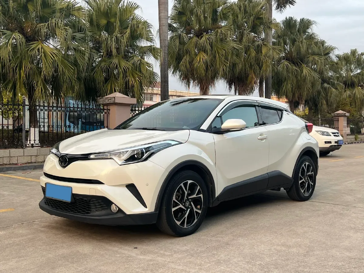 2020 Toyota C-HR 2.0L 171HP L4 CVT,autocango,china used car exporter,china ev exporter,chinese used car exporter,chinese used ev exporter