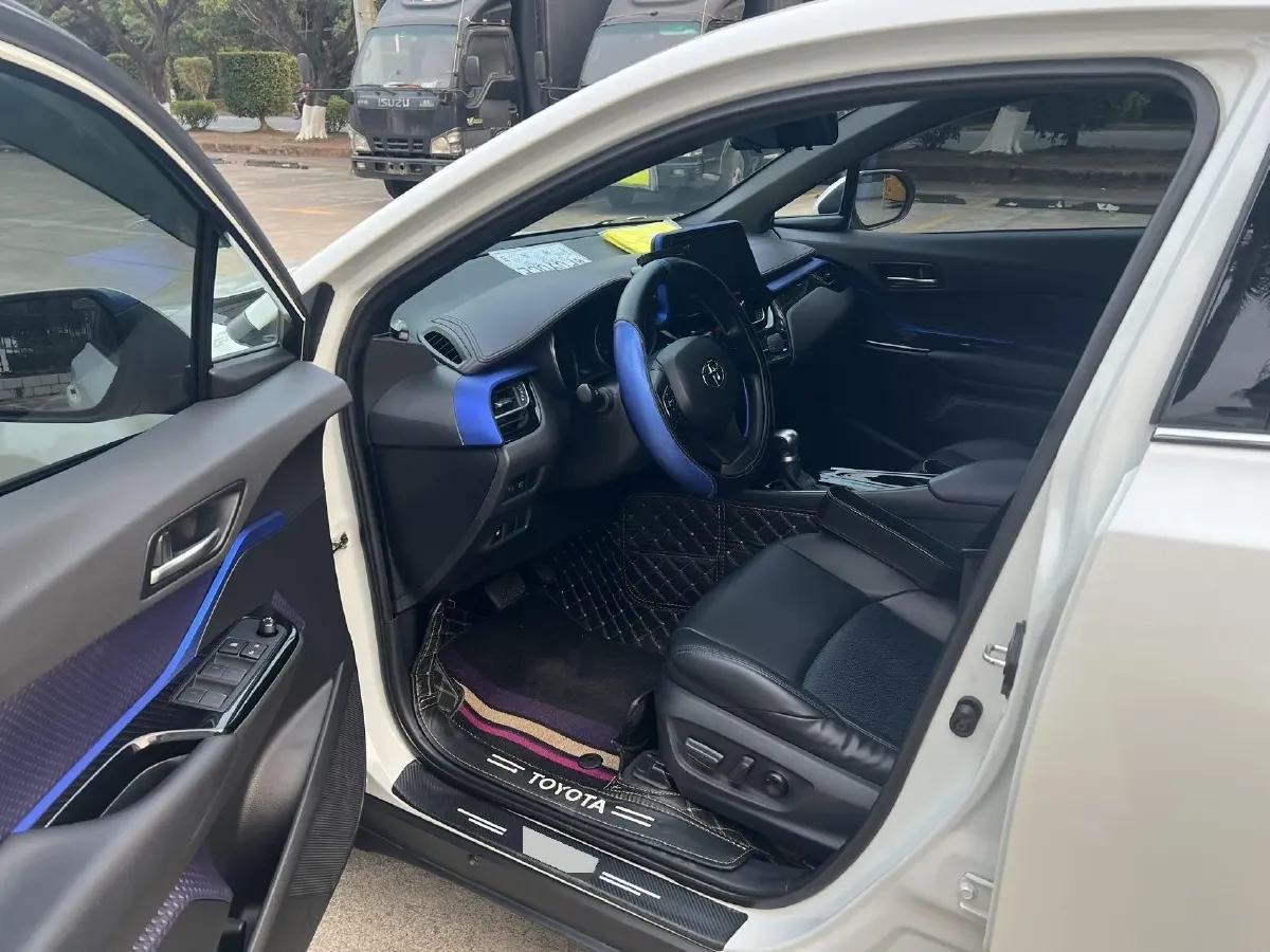 2020 Toyota C-HR 2.0L 171HP L4 CVT,autocango,china used car exporter,china ev exporter,chinese used car exporter,chinese used ev exporter