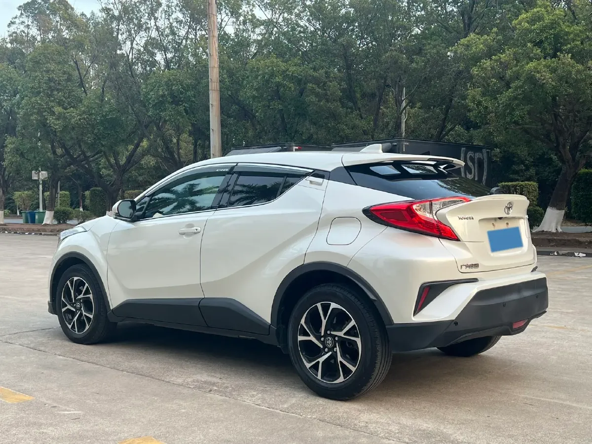 2020 Toyota C-HR 2.0L 171HP L4 CVT,autocango,china used car exporter,china ev exporter,chinese used car exporter,chinese used ev exporter