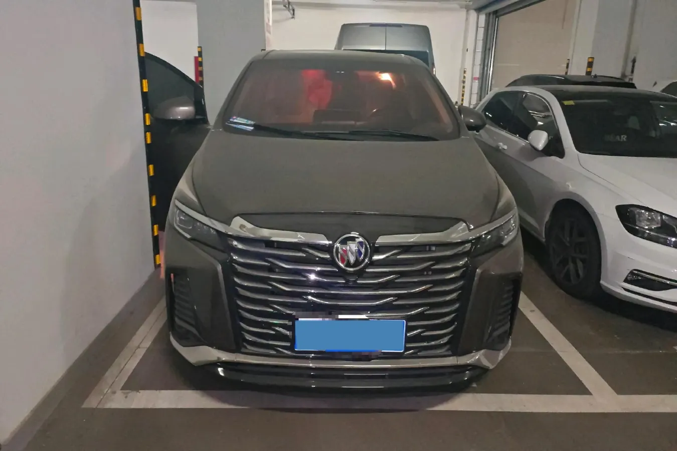 2021 Buick GL8 2.0T 237HP L4 9AT,autocango,china used car exporter,china ev exporter,chinese used car exporter,chinese used ev exporter
