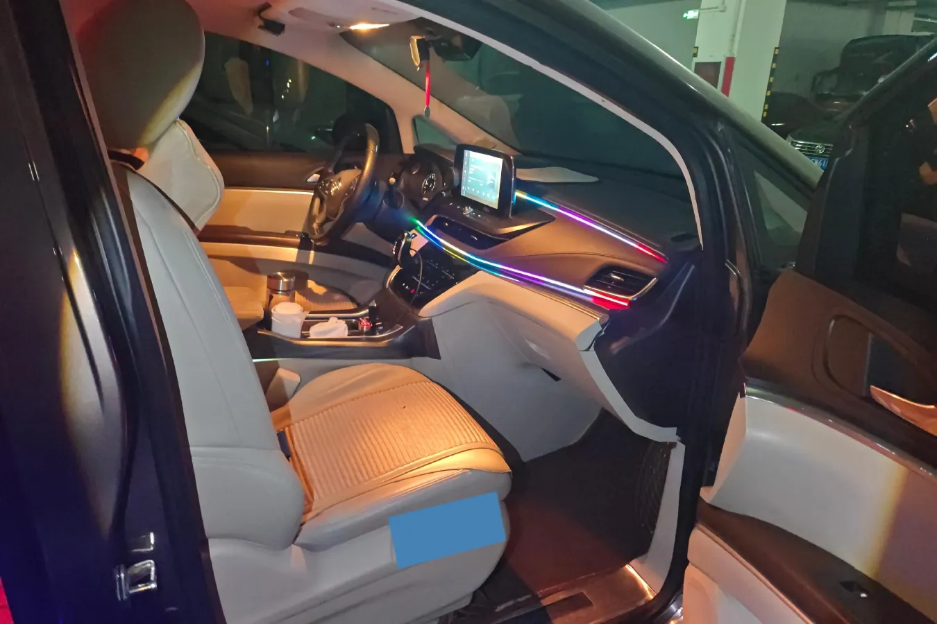 2021 Buick GL8 2.0T 237HP L4 9AT,autocango,china used car exporter,china ev exporter,chinese used car exporter,chinese used ev exporter