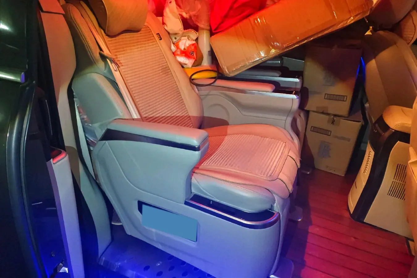 2021 Buick GL8 2.0T 237HP L4 9AT,autocango,china used car exporter,china ev exporter,chinese used car exporter,chinese used ev exporter