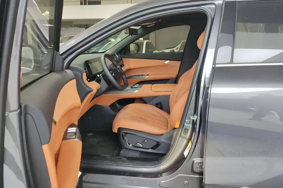 2025 ChangAn CS75 Plus 1.5T 192HP L4 8AT,autocango,china used car exporter,china ev exporter,chinese used car exporter,chinese used ev exporter