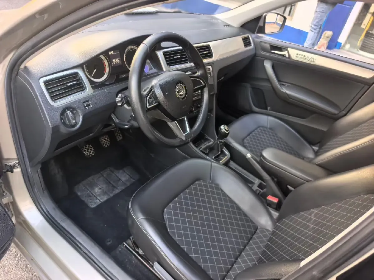 2019 SWM G01 1.5T 156HP L4 6MT,autocango,china used car exporter,china ev exporter,chinese used car exporter,chinese used ev exporter