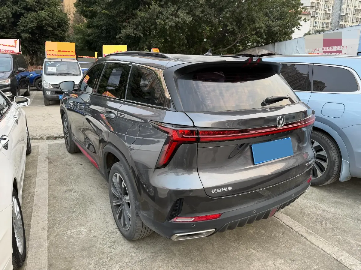 2022 ChangAn CS75 Plus 1.5T 188HP L4 8AT,autocango,china used car exporter,china ev exporter,chinese used car exporter,chinese used ev exporter