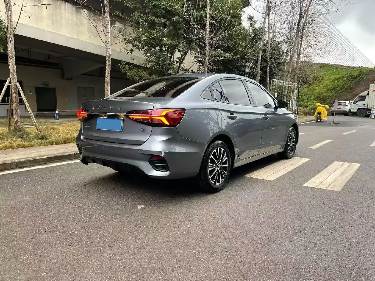 2021 Roewe i5 1.5L 120HP L4 CVT,autocango,china used car exporter,china ev exporter,chinese used car exporter,chinese used ev exporter