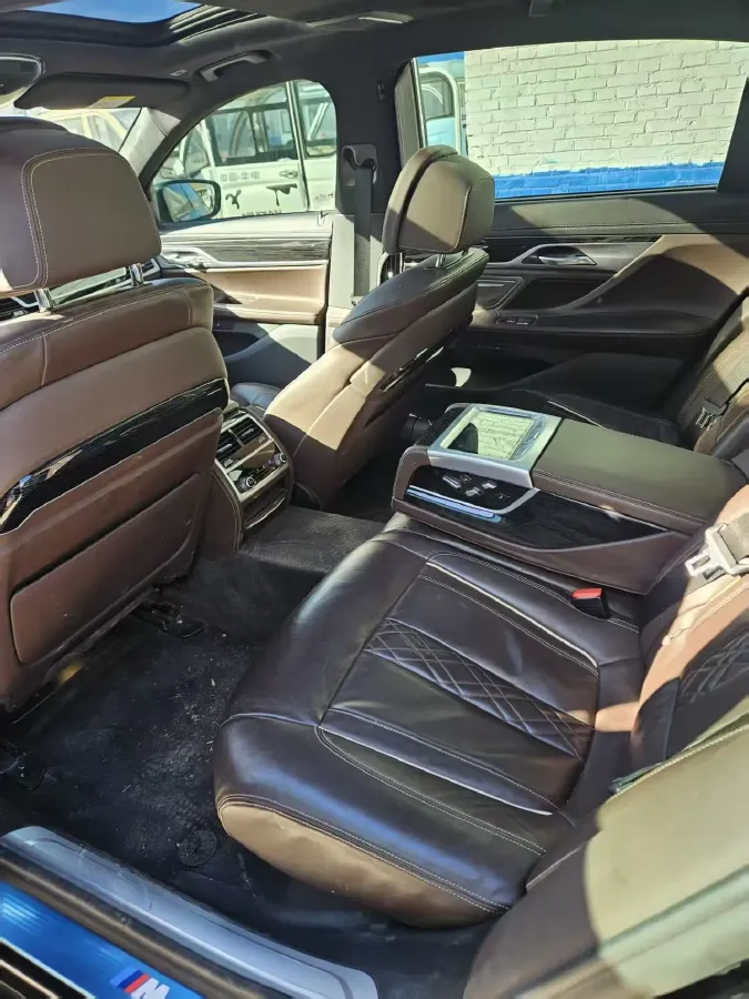 2021 BMW 7 Series 2.0T 265HP L4 8AT,autocango,china used car exporter,china ev exporter,chinese used car exporter,chinese used ev exporter