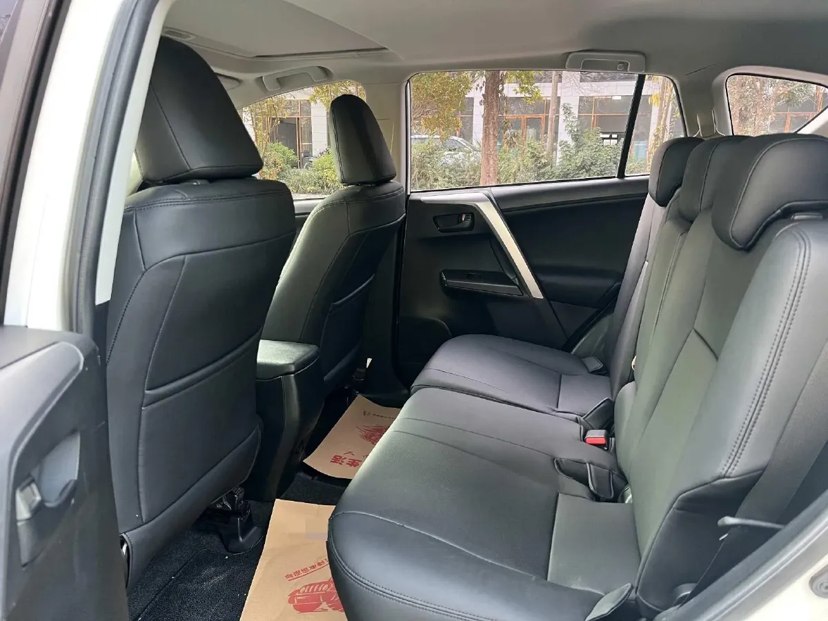 2019 Toyota RAV4 2.0L 151HP L4 CVT,autocango,china used car exporter,china ev exporter,chinese used car exporter,chinese used ev exporter