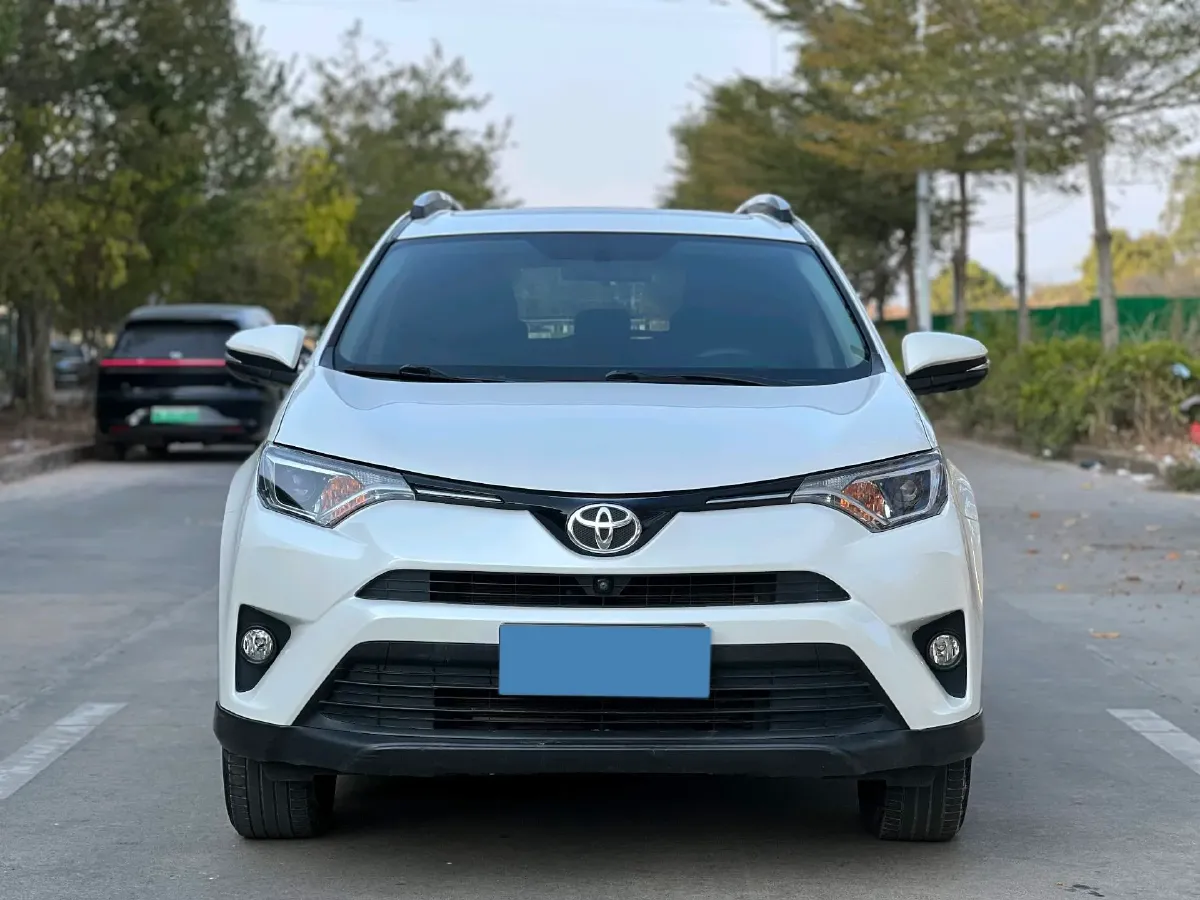 2019 Toyota RAV4 2.0L 151HP L4 CVT,autocango,china used car exporter,china ev exporter,chinese used car exporter,chinese used ev exporter