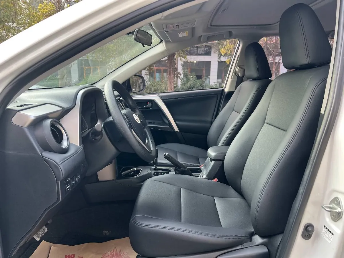 2019 Toyota RAV4 2.0L 151HP L4 CVT,autocango,china used car exporter,china ev exporter,chinese used car exporter,chinese used ev exporter