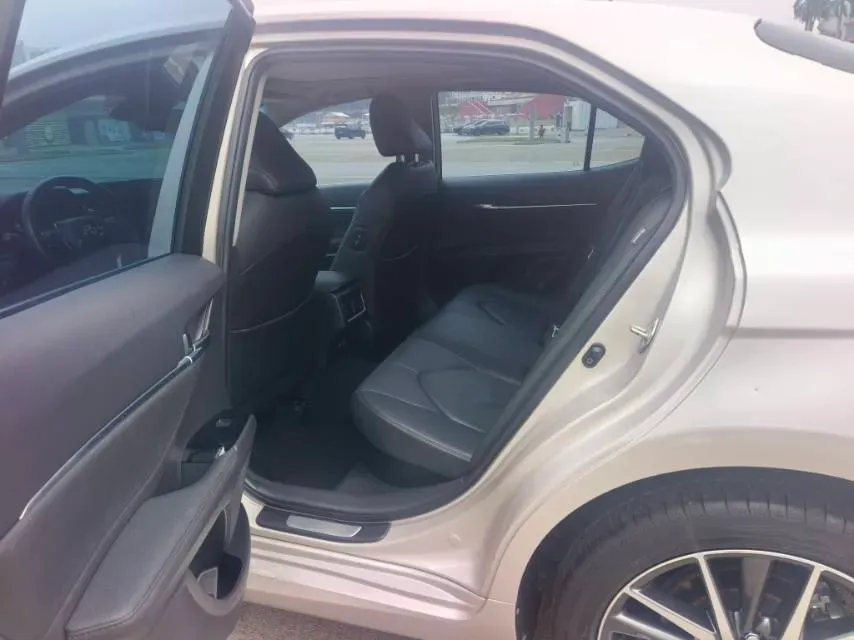 2023 Toyota Camry 2.5L 178HP L4 E-CVT Hybrid,autocango,china used car exporter,china ev exporter,chinese used car exporter,chinese used ev exporter