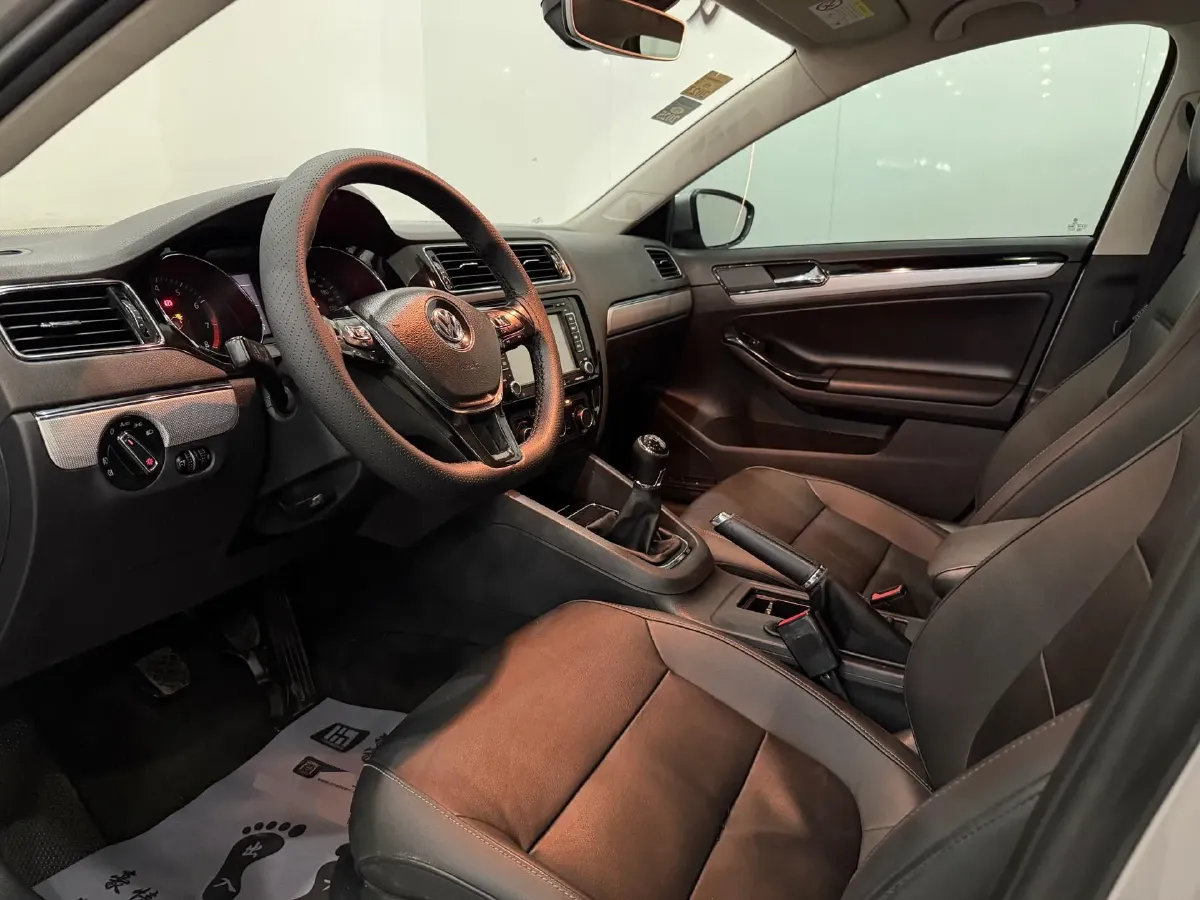 2018 KingLong KaiTe 2.3T 110HP L4 5MT,autocango,china used car exporter,china ev exporter,chinese used car exporter,chinese used ev exporter