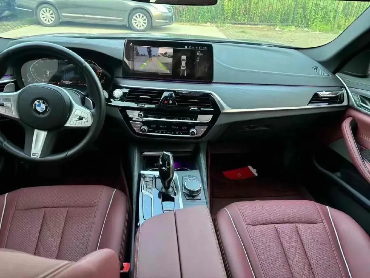 2023 BMW 5 Series 2.0T 245HP L4 8AT,autocango,china used car exporter,china ev exporter,chinese used car exporter,chinese used ev exporter