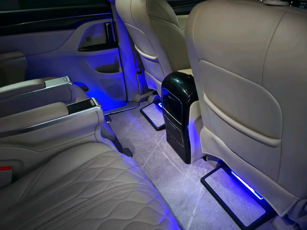 2022 Buick GL8 2.0T 237HP L4 9AT,autocango,china used car exporter,china ev exporter,chinese used car exporter,chinese used ev exporter