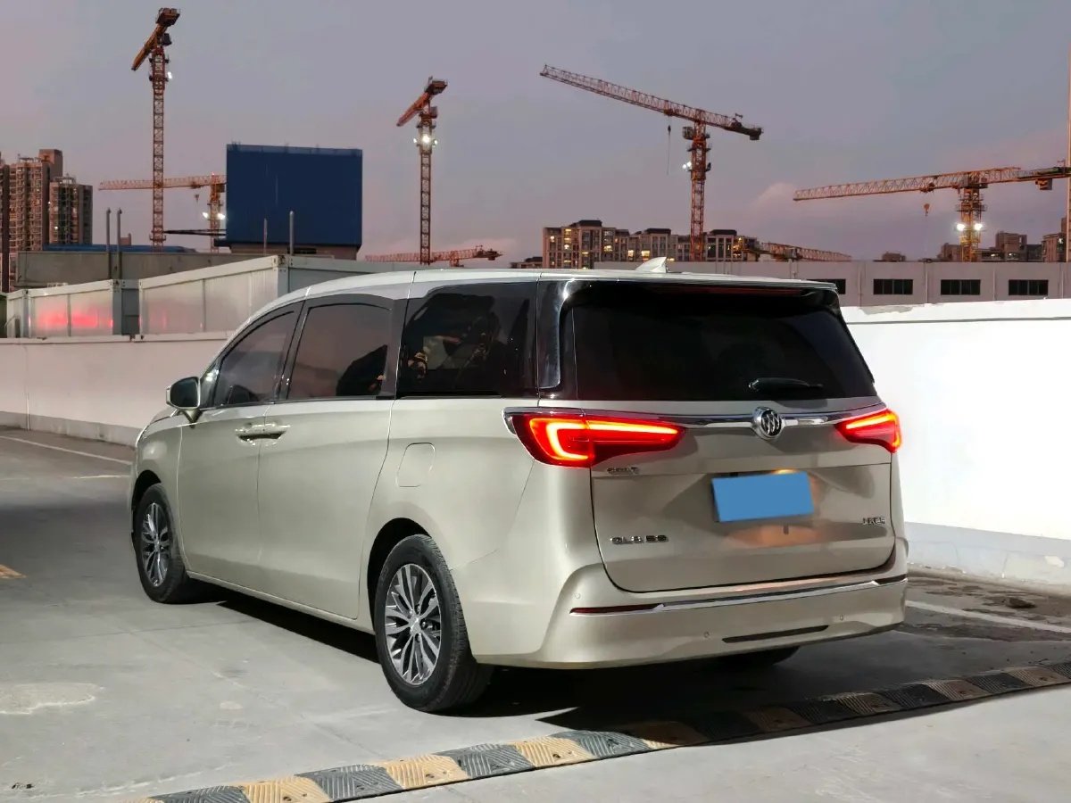 2022 Buick GL8 2.0T 237HP L4 9AT,autocango,china used car exporter,china ev exporter,chinese used car exporter,chinese used ev exporter