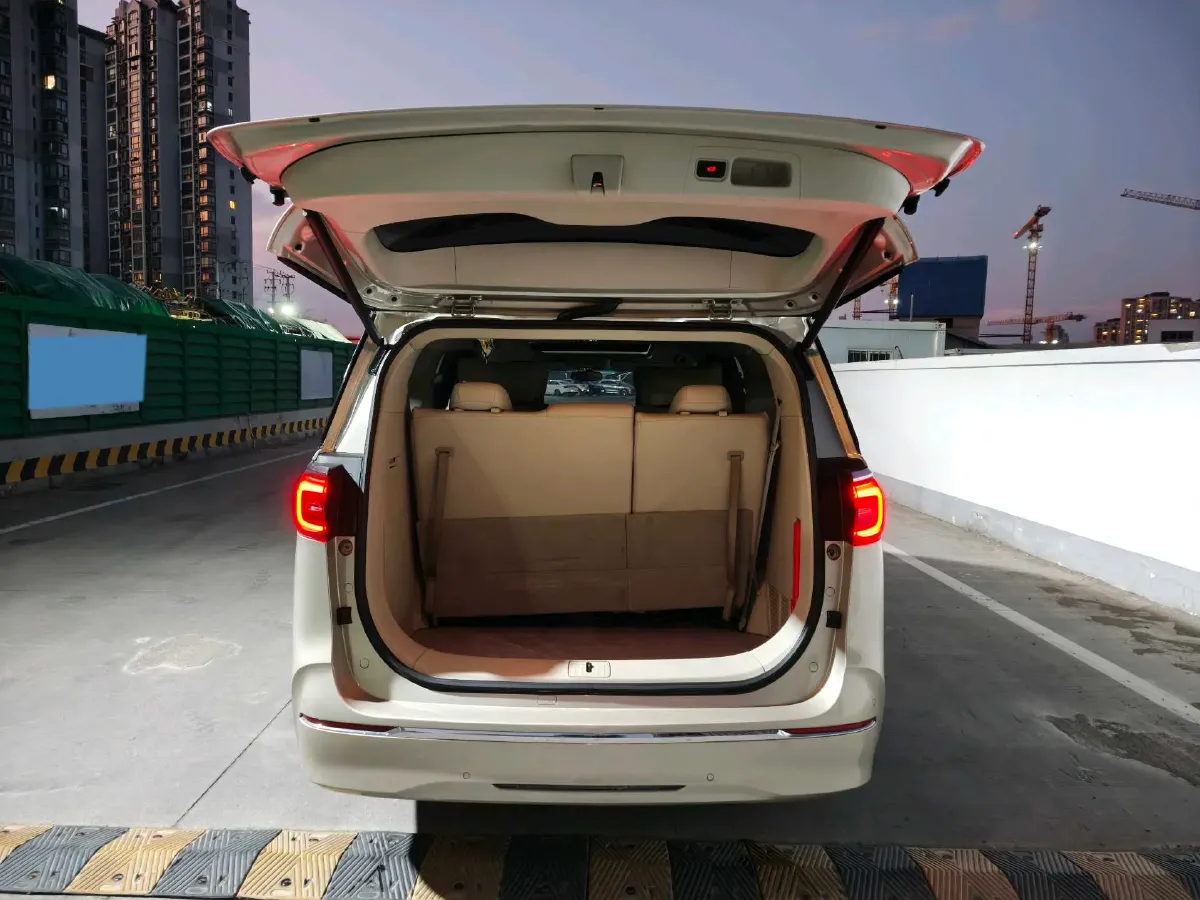 2022 Buick GL8 2.0T 237HP L4 9AT,autocango,china used car exporter,china ev exporter,chinese used car exporter,chinese used ev exporter