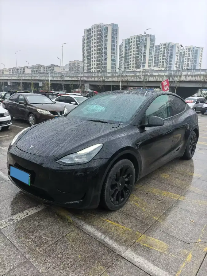 2022 Tesla Model Y BEV 60KWH