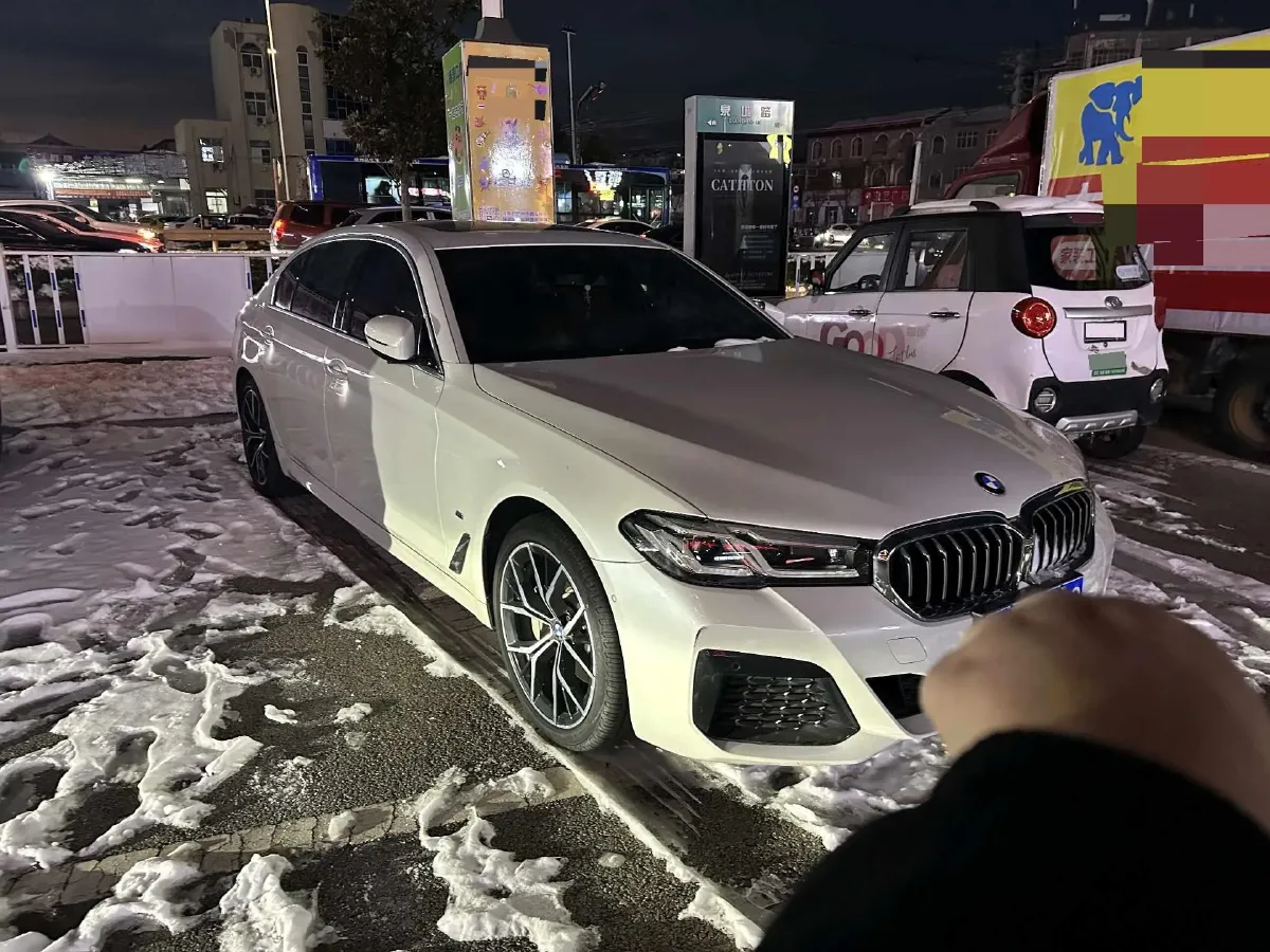 2022 BMW 5 Series 2.0T 252HP L4 8AT,autocango,china used car exporter,china ev exporter,chinese used car exporter,chinese used ev exporter