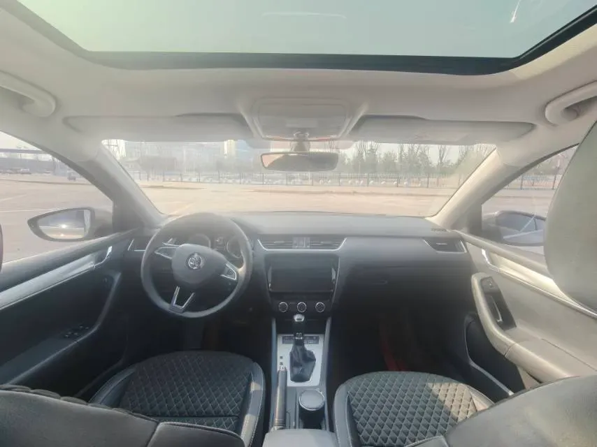 2019 Skoda Octavia 1.2T 116HP L4 7DCT,autocango,china used car exporter,china ev exporter,chinese used car exporter,chinese used ev exporter