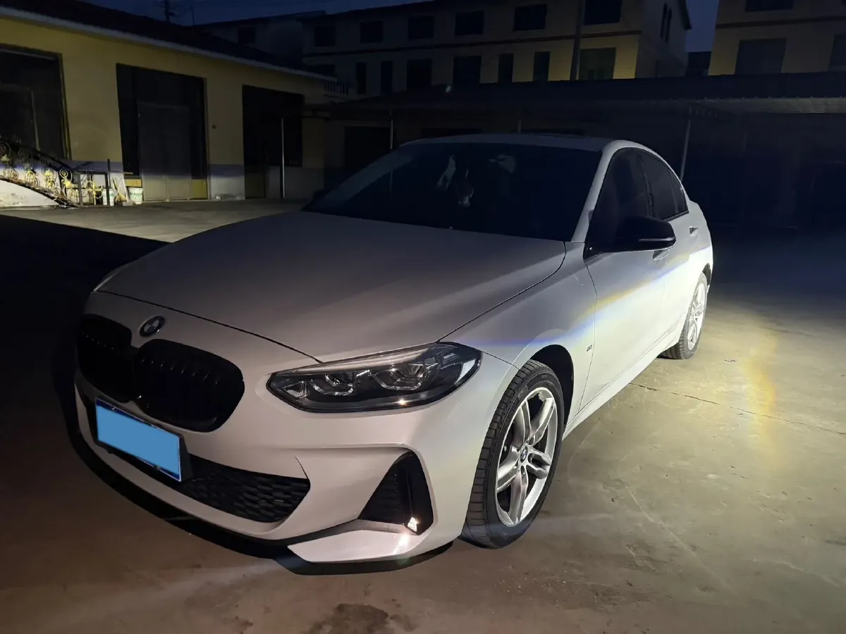 2022 BMW 1 Series 1.5T 140HP L3 7DCT,autocango,china used car exporter,china ev exporter,chinese used car exporter,chinese used ev exporter