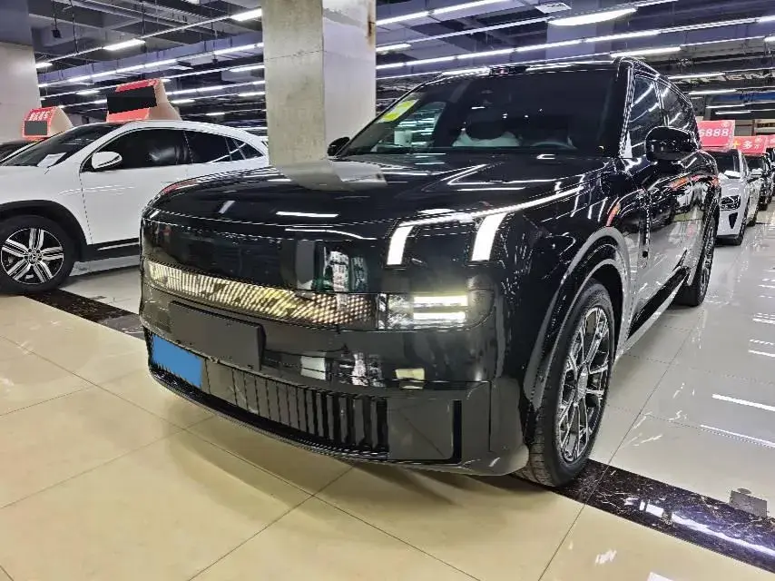 2025 LYNK&CO 900 2.0T 254HP L4 3DHT PHEV